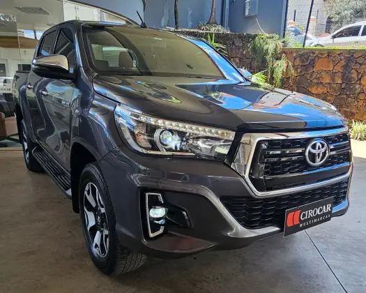 TOYOTA HILUX 2.8 D-4D TURBO DIESEL CD SRX 4X4 AUTOMÁTICO TOYOTA HILUX 2.8 D-4D TURBO DIESEL CD SRX 4X4 AUTOMÁTICO
