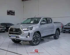 TOYOTA HILUX 2.8 D-4D TURBO DIESEL CD SRX 4X4 AUTOMÁTICO TOYOTA HILUX 2.8 D-4D TURBO DIESEL CD SRX 4X4 AUTOMÁTICO