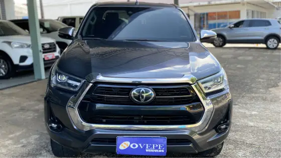 TOYOTA HILUX 2.8 D-4D TURBO DIESEL CD SRX 4X4 AUTOMÁTICO TOYOTA HILUX 2.8 D-4D TURBO DIESEL CD SRX 4X4 AUTOMÁTICO