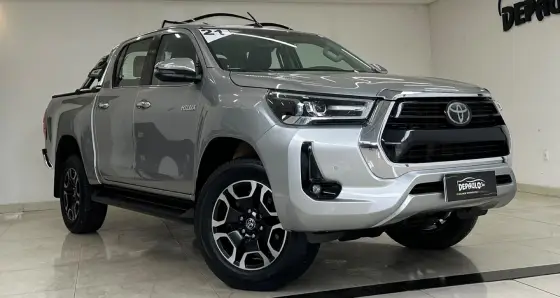 TOYOTA HILUX 2.8 D-4D TURBO DIESEL CD SRX 4X4 AUTOMÁTICO TOYOTA HILUX 2.8 D-4D TURBO DIESEL CD SRX 4X4 AUTOMÁTICO