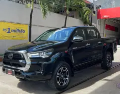 TOYOTA HILUX 2.8 D-4D TURBO DIESEL CD SRX 4X4 AUTOMÁTICO TOYOTA HILUX 2.8 D-4D TURBO DIESEL CD SRX 4X4 AUTOMÁTICO