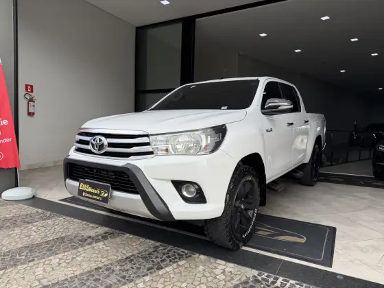 TOYOTA HILUX 2.8 SRV 4X4 CD 16V DIESEL 4P AUTOMÁTICO TOYOTA HILUX 2.8 SRV 4X4 CD 16V DIESEL 4P AUTOMÁTICO