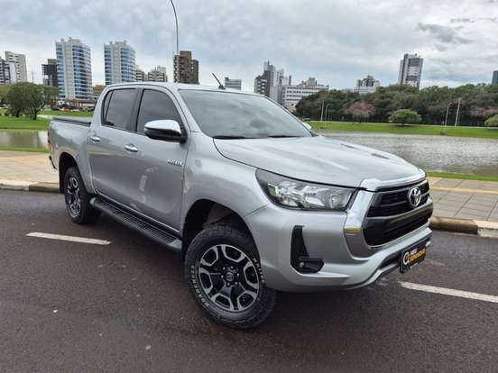 TOYOTA-HILUX-2023