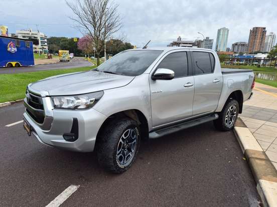 TOYOTA-HILUX-2.8 D-4D TURBO DIESEL CD CONQUEST 4X4 AUTOMÁTICO TOYOTA-HILUX-2023