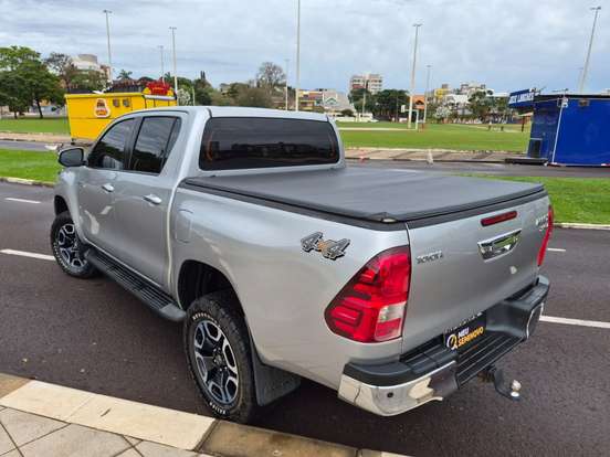 TOYOTA-HILUX-2.8 D-4D TURBO DIESEL CD CONQUEST 4X4 AUTOMÁTICO TOYOTA-HILUX-2023