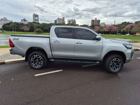 TOYOTA-HILUX-2.8 D-4D TURBO DIESEL CD CONQUEST 4X4 AUTOMÁTICO TOYOTA-HILUX-2023