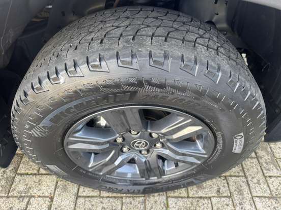 TOYOTA-HILUX-2022