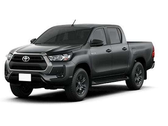 TOYOTA-HILUX-2.8 D-4D TURBO DIESEL CD SR 4X4 AUTOMÁTICO TOYOTA-HILUX-2025