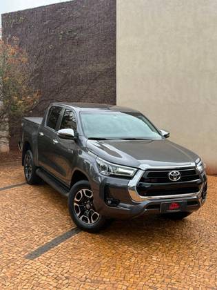 TOYOTA HILUX 2.8 D-4D TURBO DIESEL CD SRV 4X4 AUTOMÁTICO