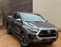 TOYOTA HILUX 2.8 D-4D TURBO DIESEL CD SRV 4X4 AUTOMÁTICO TOYOTA HILUX 2.8 D-4D TURBO DIESEL CD SRV 4X4 AUTOMÁTICO