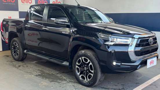 TOYOTA-HILUX-2023