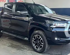 TOYOTA HILUX 2.8 D-4D TURBO DIESEL CD SRX 4X4 AUTOMÁTICO TOYOTA HILUX 2.8 D-4D TURBO DIESEL CD SRX 4X4 AUTOMÁTICO