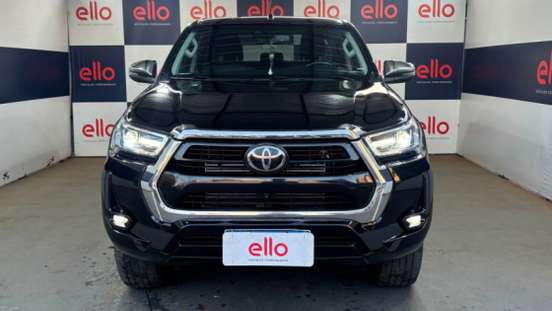 TOYOTA-HILUX-2023