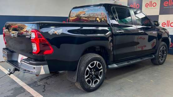 TOYOTA-HILUX-2023