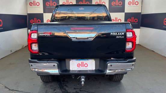 TOYOTA-HILUX-2023