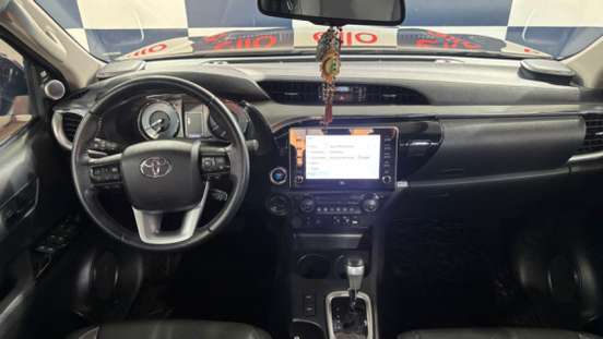 TOYOTA-HILUX-2023
