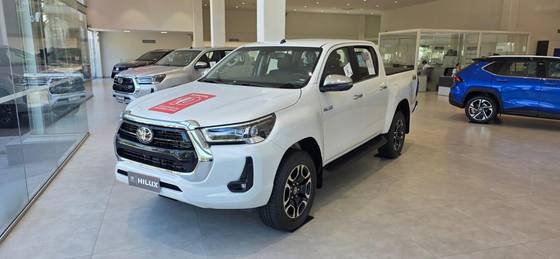 TOYOTA HILUX 2.8 D-4D TURBO DIESEL CD SRX 4X4 AUTOMÁTICO