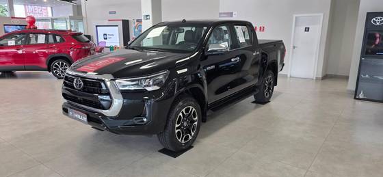 TOYOTA HILUX 2.8 D-4D TURBO DIESEL CD SRX 4X4 AUTOMÁTICO