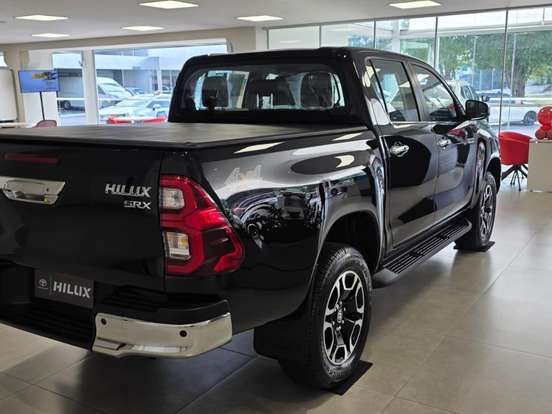 TOYOTA-HILUX-2.8 D-4D TURBO DIESEL CD SRX 4X4 AUTOMÁTICO TOYOTA-HILUX-2026