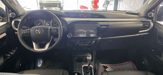 TOYOTA-HILUX-2026
