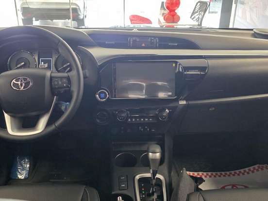 TOYOTA-HILUX-2.8 D-4D TURBO DIESEL CD SRX 4X4 AUTOMÁTICO TOYOTA-HILUX-2026