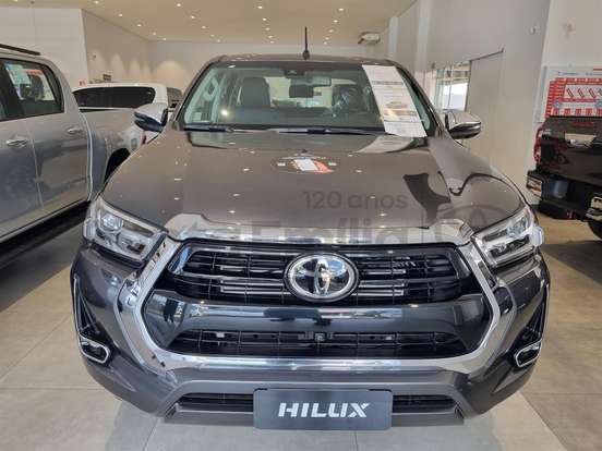 TOYOTA-HILUX-2.8 D-4D TURBO DIESEL CD SRX 4X4 AUTOMÁTICO TOYOTA-HILUX-2025