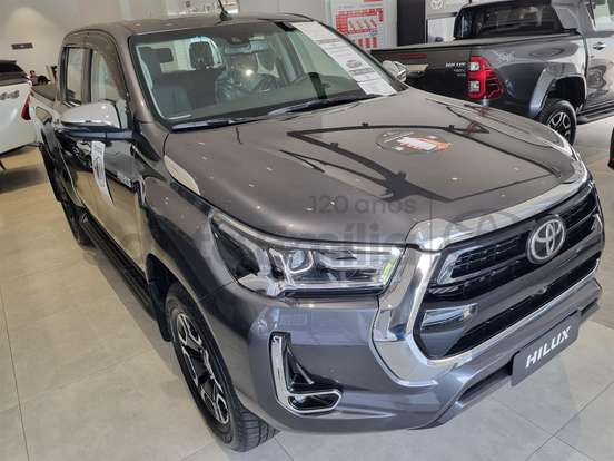 TOYOTA-HILUX-2025
