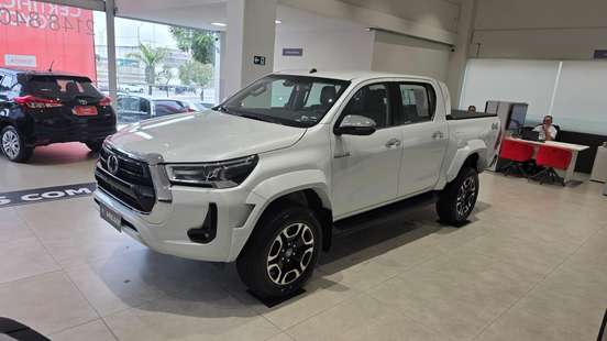 TOYOTA-HILUX-2026