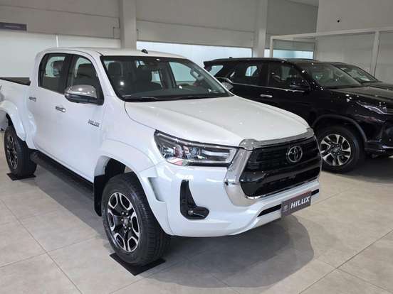 TOYOTA-HILUX-2.8 D-4D TURBO DIESEL CD SRX PLUS 4X4 AUTOMÁTICO TOYOTA-HILUX-2026