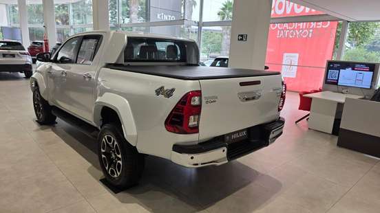 TOYOTA-HILUX-2026