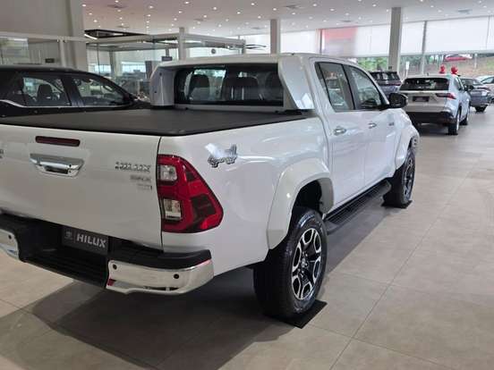 TOYOTA-HILUX-2.8 D-4D TURBO DIESEL CD SRX PLUS 4X4 AUTOMÁTICO TOYOTA-HILUX-2026