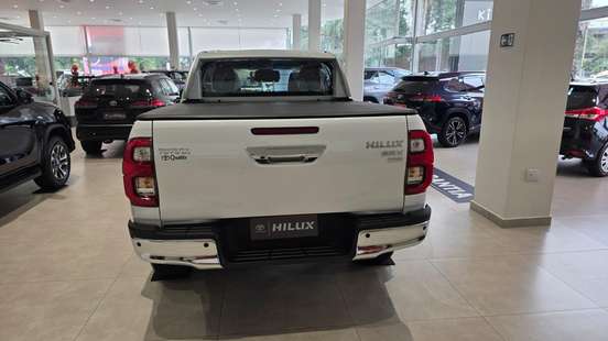 TOYOTA-HILUX-2026