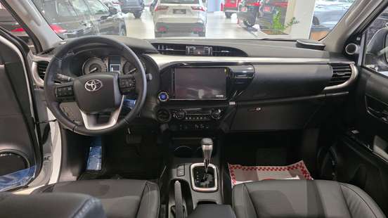 TOYOTA-HILUX-2026