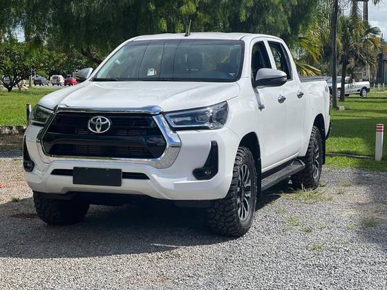TOYOTA HILUX 2.8 D-4D TURBO DIESEL CS 4X4 MANUAL