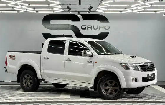 TOYOTA HILUX 3.0 SR 4X4 CD 16V TURBO INTERCOOLER DIESEL 4P MANUAL TOYOTA HILUX 3.0 SR 4X4 CD 16V TURBO INTERCOOLER DIESEL 4P MANUAL