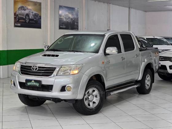 TOYOTA HILUX 3.0 STD 4X4 CD 16V TURBO INTERCOOLER DIESEL 4P MANUAL