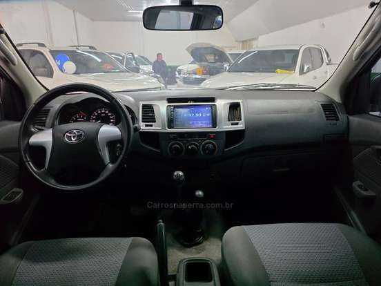 TOYOTA-HILUX-2013