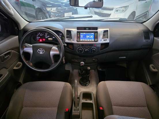 TOYOTA-HILUX-2015