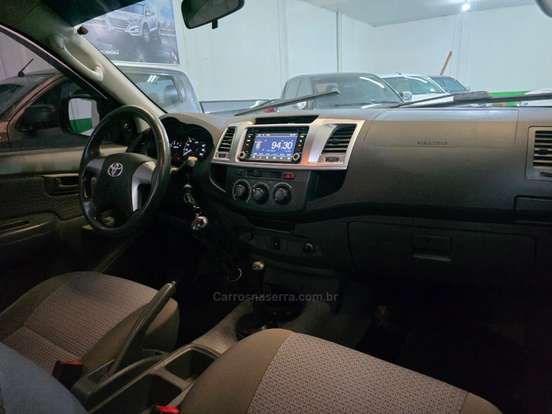 TOYOTA-HILUX-2015