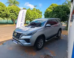 TOYOTA HILUX SW4 2.8 D-4D TURBO DIESEL DIAMOND 7L 4X4 AUTOMÁTICO TOYOTA HILUX SW4 2.8 D-4D TURBO DIESEL DIAMOND 7L 4X4 AUTOMÁTICO