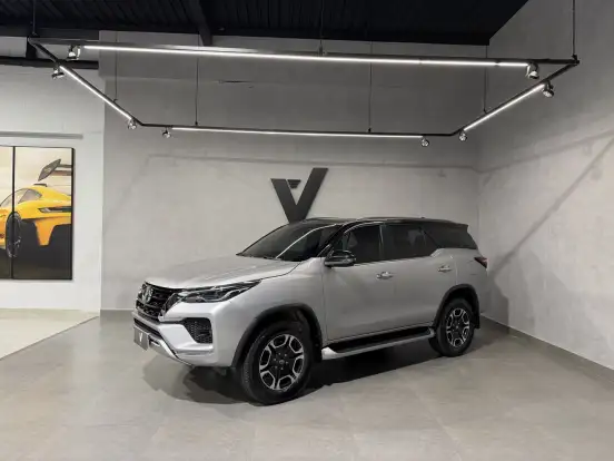 TOYOTA-HILUX SW4-2022