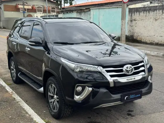TOYOTA HILUX SW4 2.8 SRX 4X4 16V TURBO INTERCOOLER DIESEL 4P AUTOMÁTICO TOYOTA HILUX SW4 2.8 SRX 4X4 16V TURBO INTERCOOLER DIESEL 4P AUTOMÁTICO