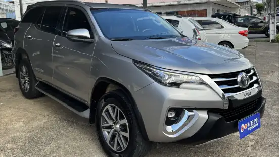 TOYOTA-HILUX SW4-2.8 SRX 4X4 7 LUGARES 16V TURBO INTERCOOLER DIESEL 4P AUTOMÁTICO TOYOTA-HILUX SW4-2019