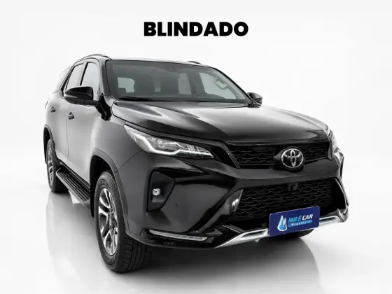 TOYOTA HILUX SW4 2.8 SRX 4X4 7 LUGARES 16V TURBO INTERCOOLER DIESEL 4P AUTOMÁTICO TOYOTA HILUX SW4 2.8 SRX 4X4 7 LUGARES 16V TURBO INTERCOOLER DIESEL 4P AUTOMÁTICO