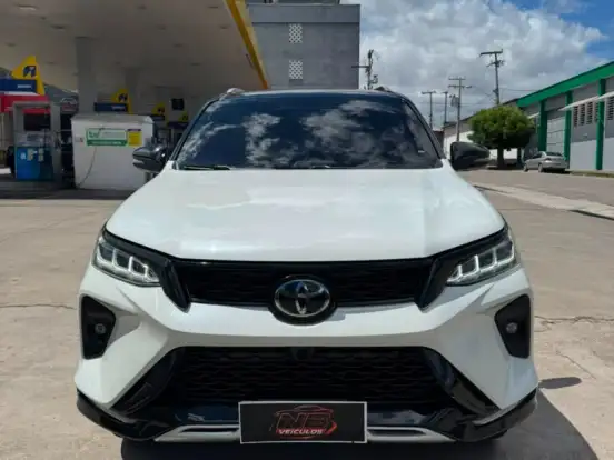 TOYOTA-HILUX SW4-2.8 SRX 4X4 7 LUGARES 16V TURBO INTERCOOLER DIESEL 4P AUTOMÁTICO TOYOTA-HILUX SW4-2020