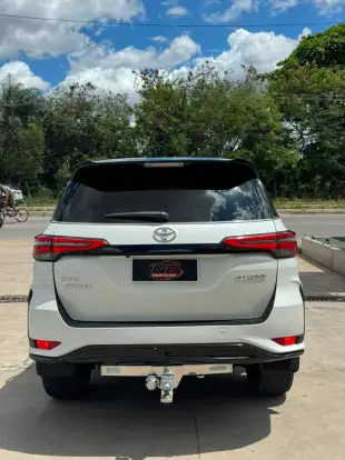 TOYOTA-HILUX SW4-2020