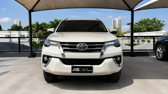 TOYOTA HILUX SW4 2.8 SRX 4X4 7 LUGARES 16V TURBO INTERCOOLER DIESEL 4P AUTOMÁTICO TOYOTA HILUX SW4 2.8 SRX 4X4 7 LUGARES 16V TURBO INTERCOOLER DIESEL 4P AUTOMÁTICO