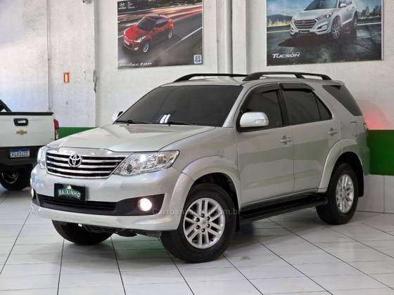 TOYOTA HILUX SW4 2.7 SR 4X2 16V FLEX 4P AUTOMÁTICO
