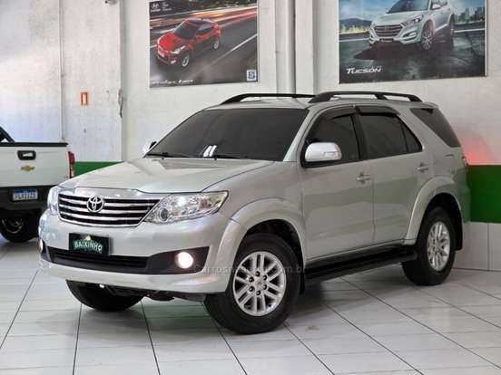 TOYOTA-HILUX SW4-2013