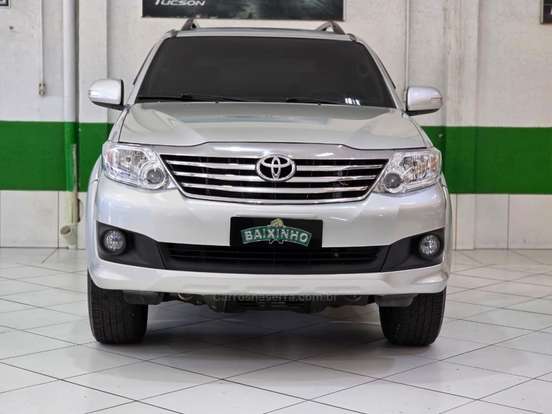 TOYOTA-HILUX SW4-2013